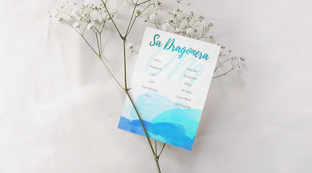 mesero de boda con tonos pastel y efecto acaurela en colores azules y verdes con diseño minimalista.